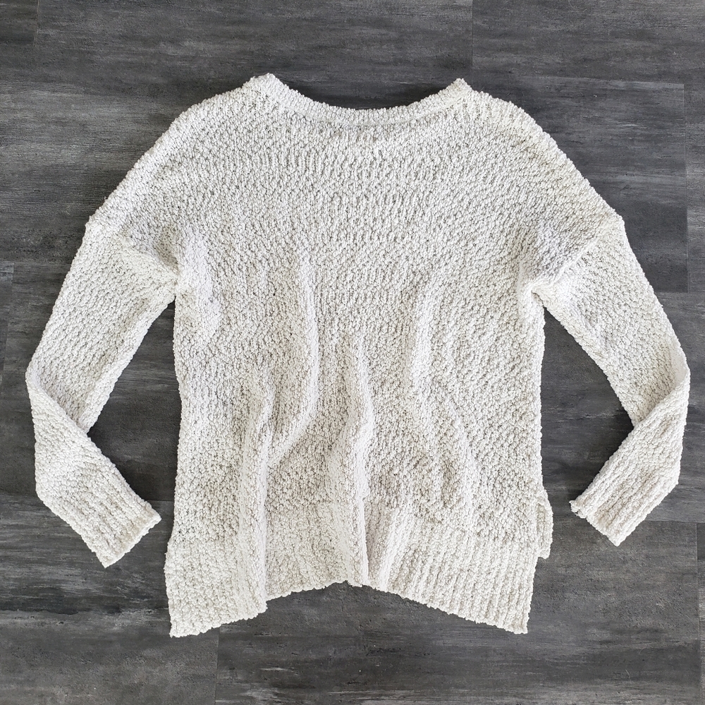 White Hollister Oversized Sweater Long Sleeve - Picture 2 of 3